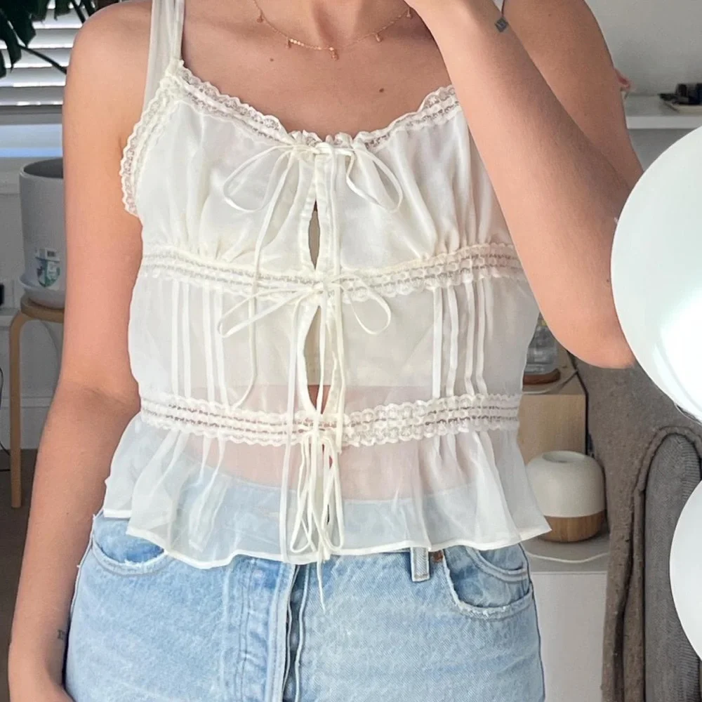 URBAN OUTFITTERS Kimchi Blue Cream Ruffle Vest- SMALL- NWT - Picture 7 of 8